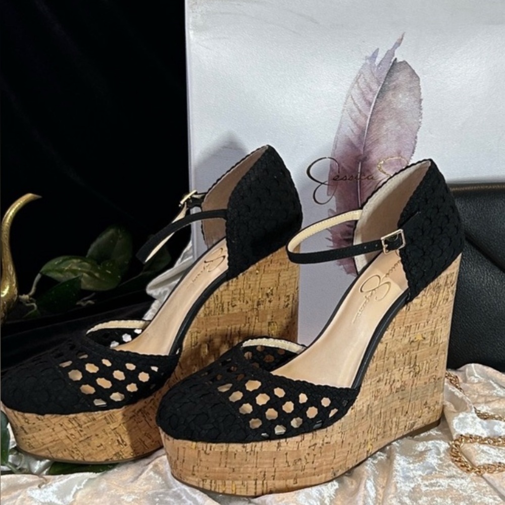 NWT JESSICA SIMPSON WEDGED SANDALS 9.5